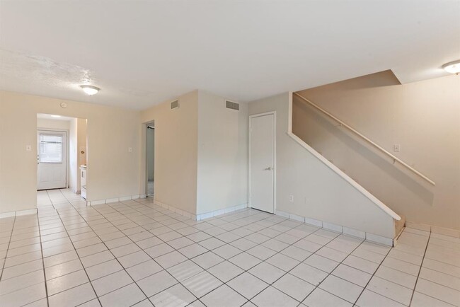 Building Photo - 1701 Upland Dr