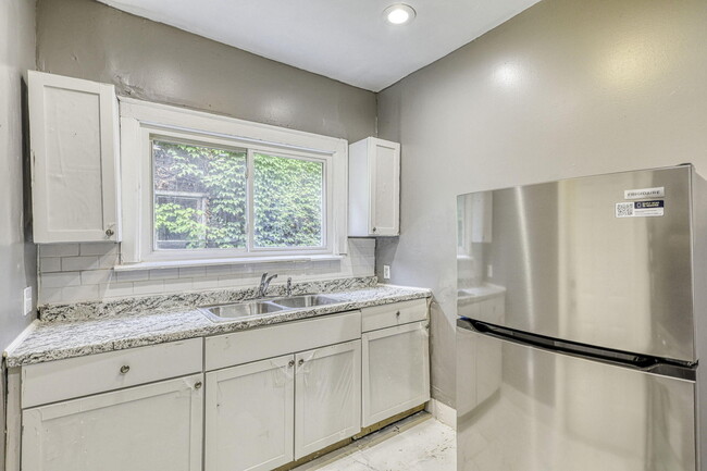 Foto del edificio - 3287 Tyler St