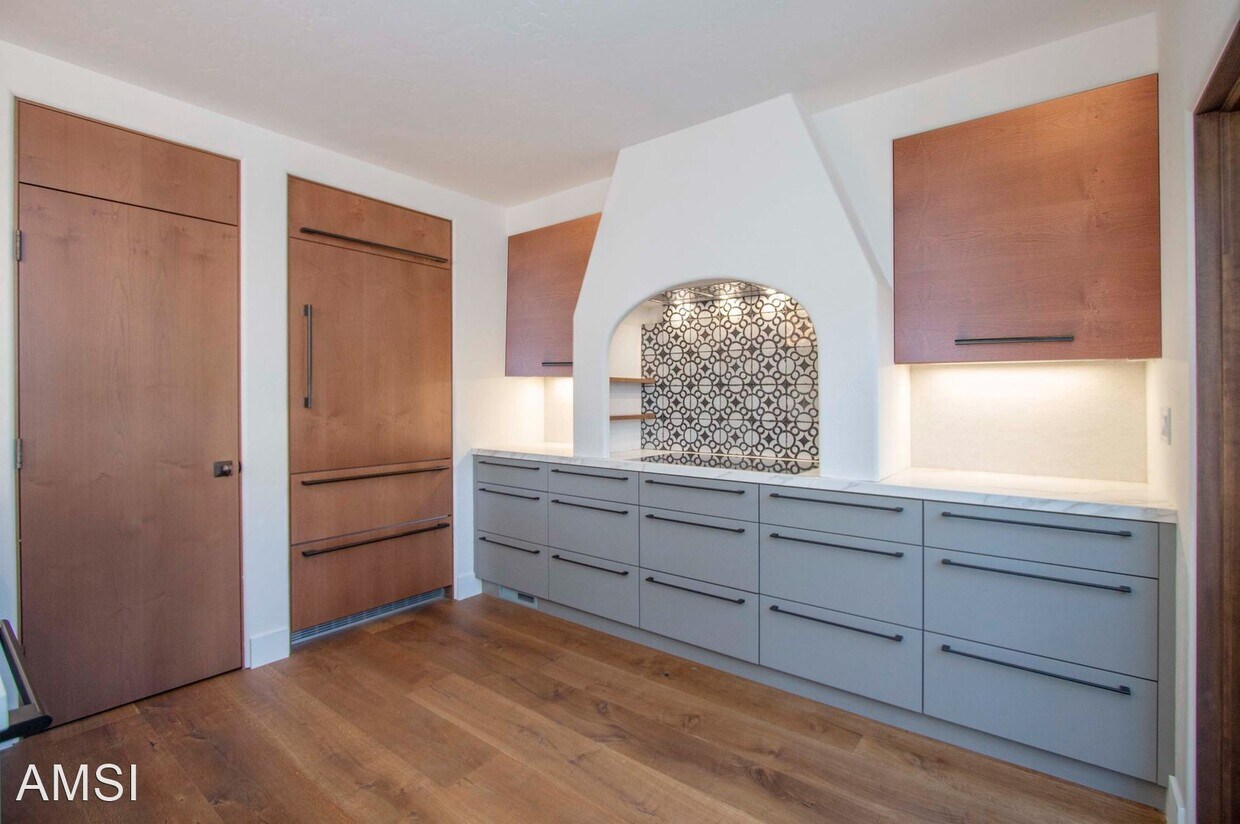 Foto principal - 5 br, 3.5 bath House - 195 N California Ave