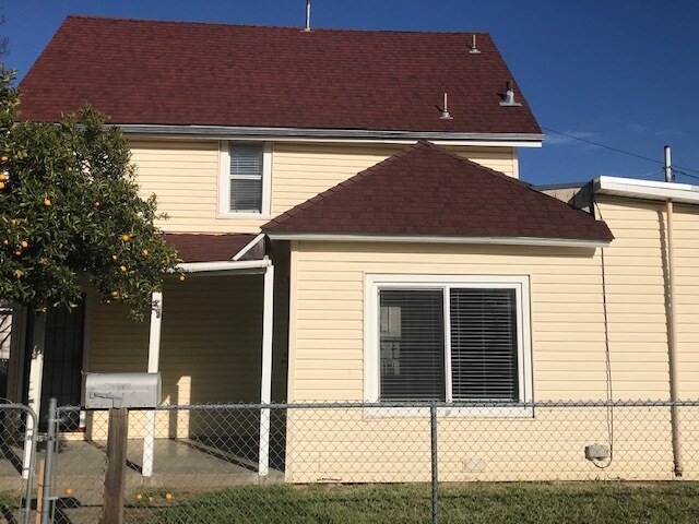 Building Photo - 1483 4th Ave
