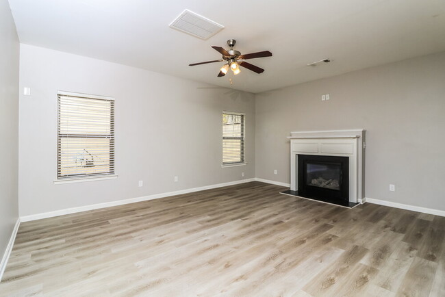 Building Photo - 474 Cleburne Pl