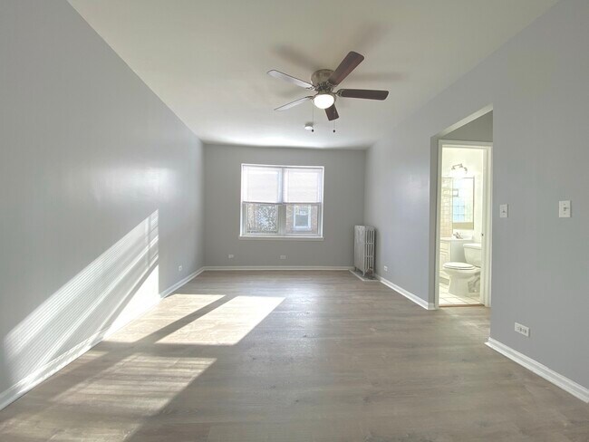 Muestra 1 - 4031 N Kenmore Apartments