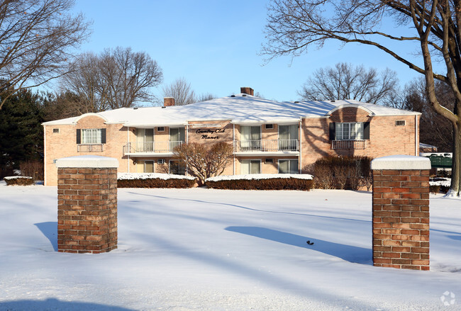 Building Photo - Country Club Manor