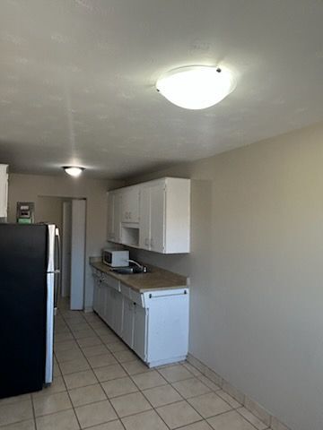 Building Photo - 380 Erb St. W