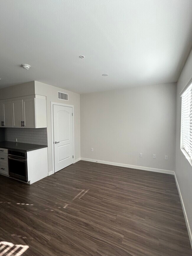 Foto del edificio - The Retreat at Midway Senior Apts