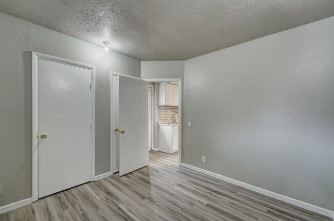 Foto del edificio - 1 Bedroom/1 Bathroom Available Now!