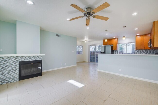 Foto del edificio - 1013 Woodside Rd