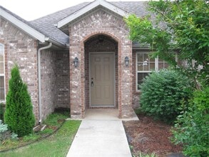 Building Photo - 220 Beasley Dr