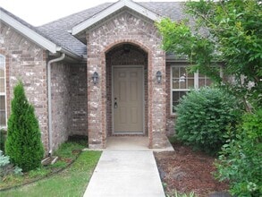 Building Photo - 220 Beasley Dr