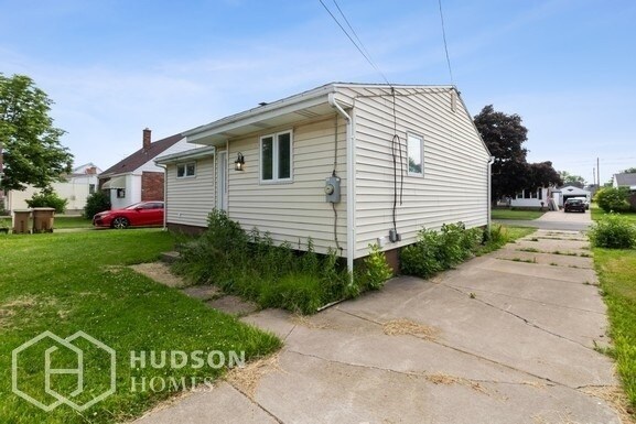 Building Photo - 146 Heather Rd