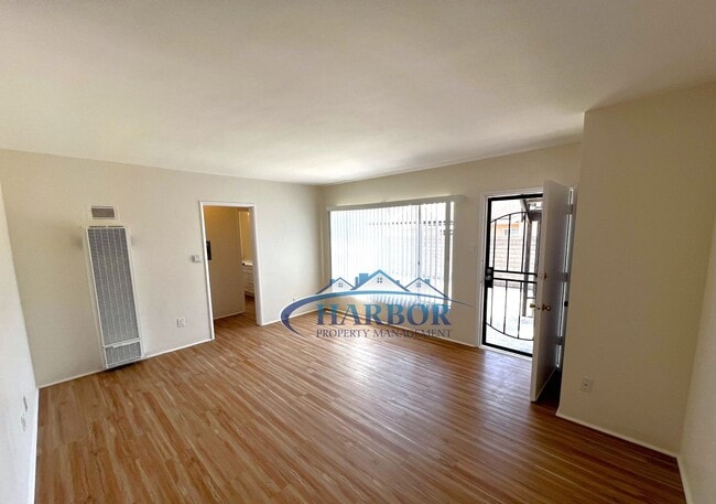 Building Photo - 4367 W 133rd St