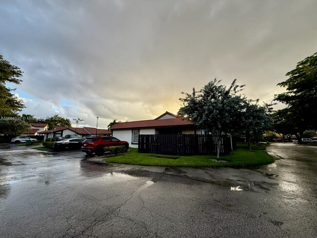 Building Photo - 15090 SW 49th Ln