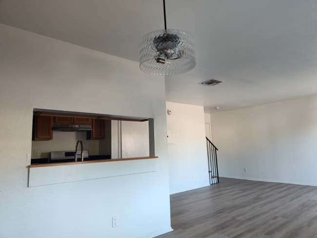 Building Photo - 14746 Delano St