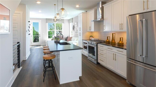 Foto del edificio - 2528 Mountain Ash Ln