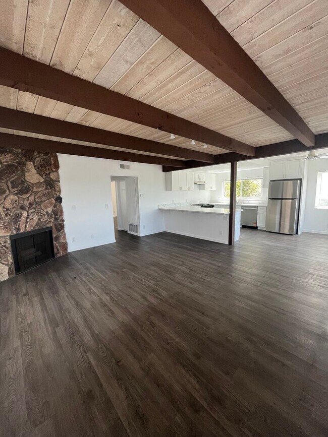 Foto del edificio - 2BR/2BA Condo Available Now - $1,000.00 Off First Months Rent