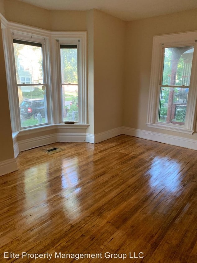 Primary Photo - 3 br, 1 bath House - 2110 Elliot Ave S