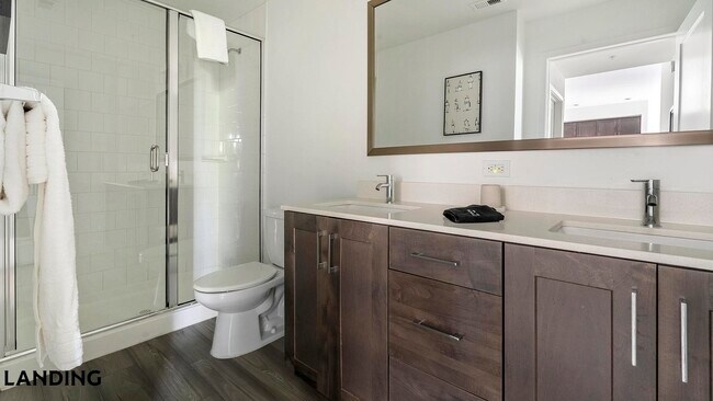 Foto del edificio - 2250 McGregor Blvd