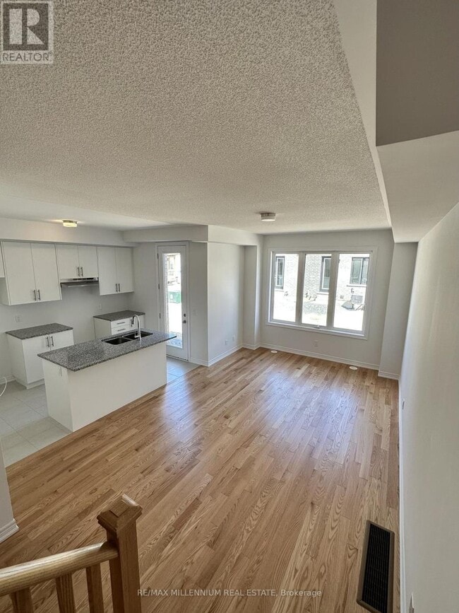 Building Photo - 50 Sorbara Wy