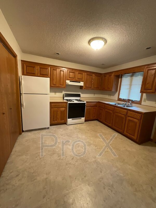 Foto del edificio - 404 E Adams St