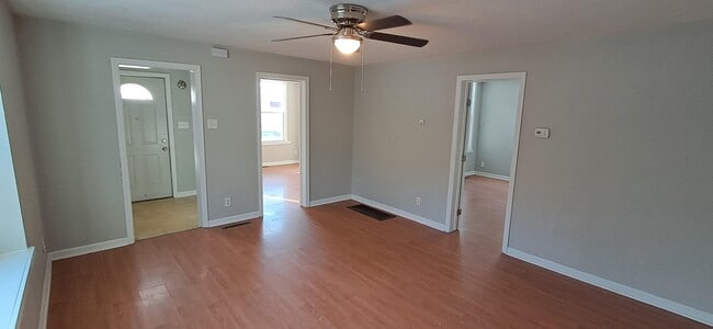 Building Photo - 107 Indiana Ave