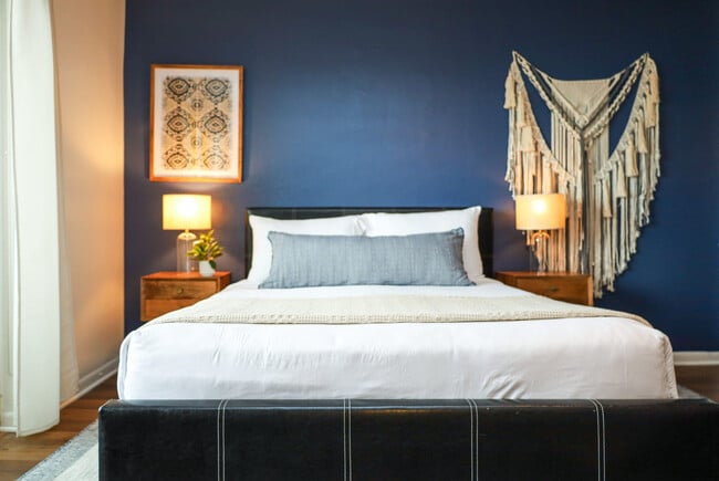 Building Photo - 212 West Dr