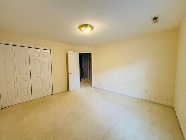 Foto del edificio - 1104 Caldwell Dr