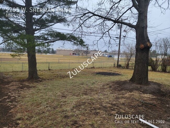 Building Photo - 1/2 off first months rent! Beautiful 6 Bed...