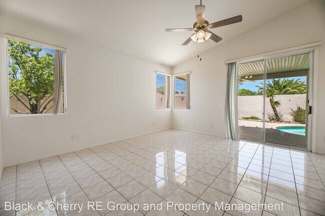 Foto del edificio - 3 br, 2 bath House - 5012 Soaring Springs Ave