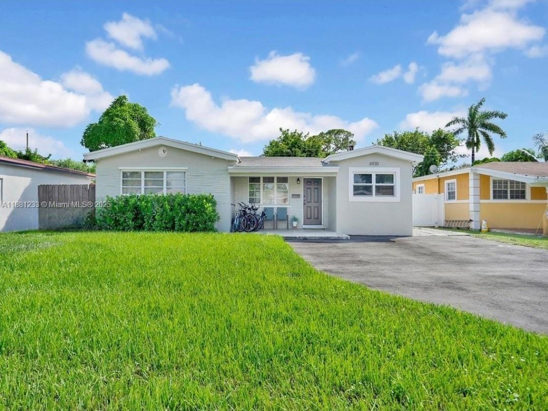 Photo - 6930 Southwest 12th Street, Pembroke Pines, FL 33023 - 3 BR 2 BA single-family home