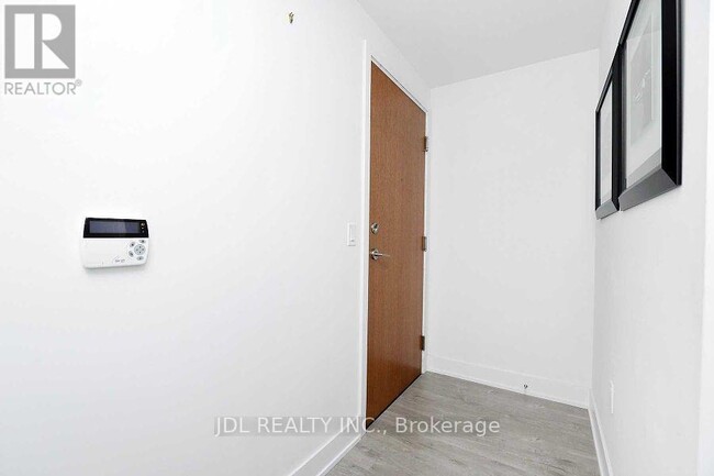 Building Photo - 30-5730 Shore Breeze Dr