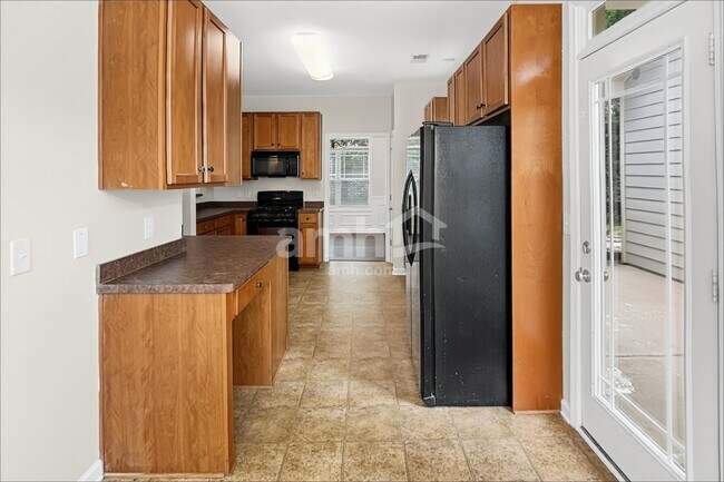 Building Photo - 302 Harmony Lake Dr