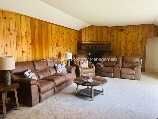 Foto del edificio - 3 bed, 2 bath house near Hayden Lake Count...