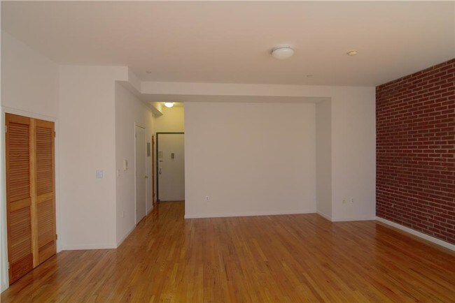 Building Photo - 1157 3rd Ave