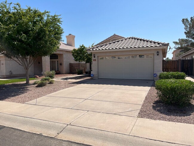 Building Photo - **COMFORTABLE & SPACIOUS 3BEDROOM/2BATHROOM HOME IN GILBERT (ELLIOT & GILBERT RD)**