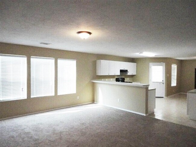 Foto del edificio - 5330 Cinnamon Lake Dr