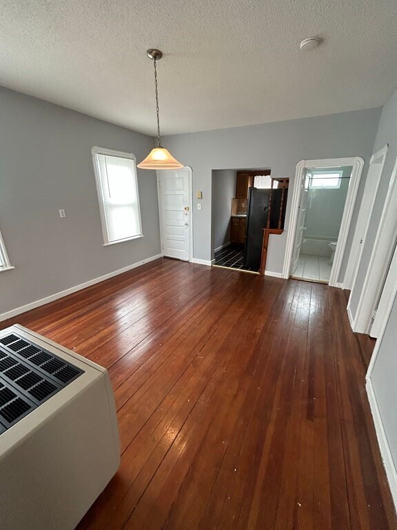 Building Photo - 168 Hemlock St