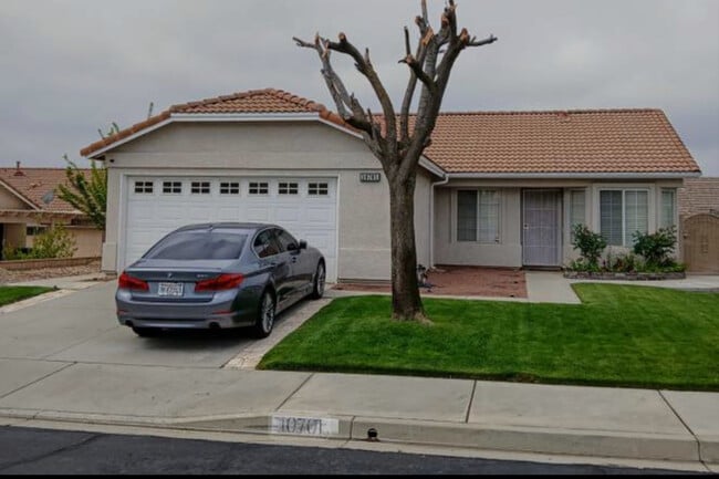 Building Photo - 10701 Bel Air Dr