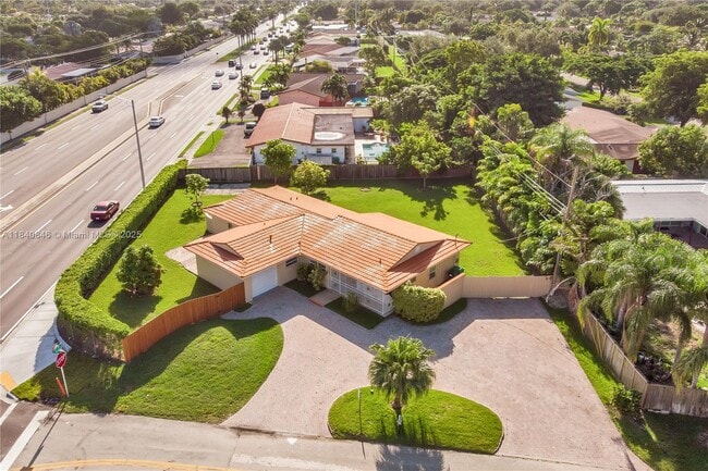 Building Photo - 8825-8885 SW 85th Ave