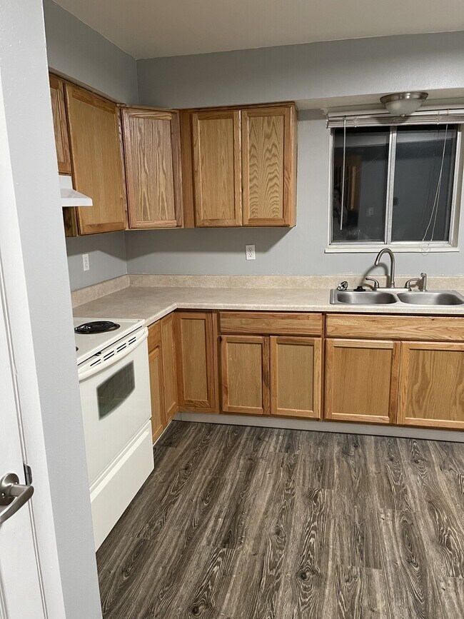 1627 W Maple St Unit R, Rawlins, WY 82301 Condo for Rent in Rawlins