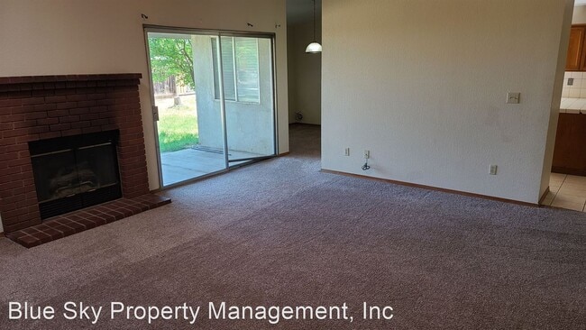 Building Photo - 3 br, 2 bath House - 1644 W Date Ave