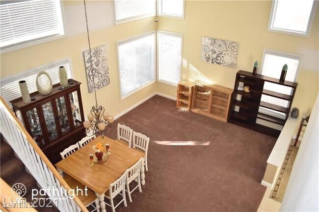 Foto del edificio - 4 br, 3 bath House - 6531 Feather Peak Str...