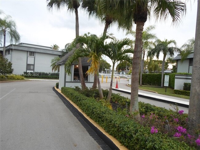 Foto del edificio - 20760 NE 4th Ct