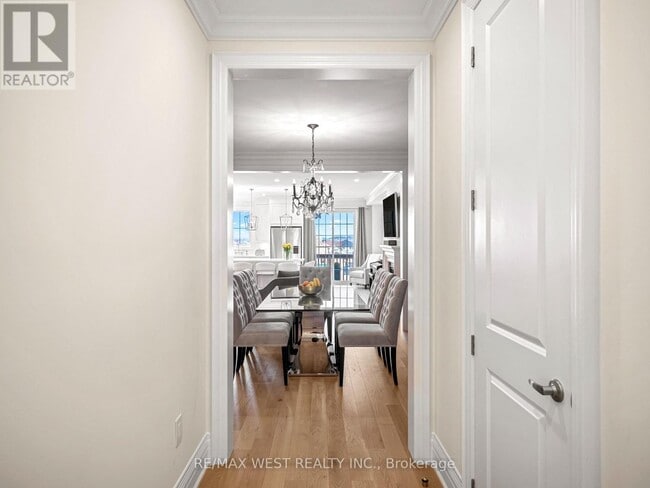 Building Photo - 30 Drizzel Cres