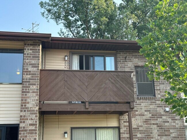 Building Photo - 7806 Manor Cir