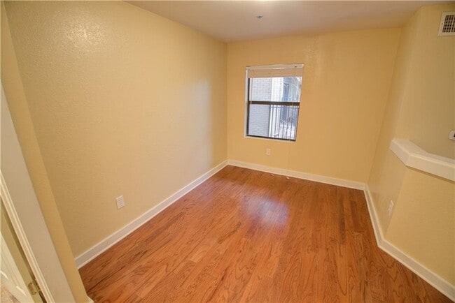 Building Photo - 1306 Norwalk Ln