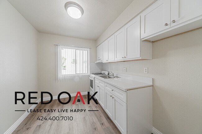 Foto del edificio - 4801 Clair Del Ave