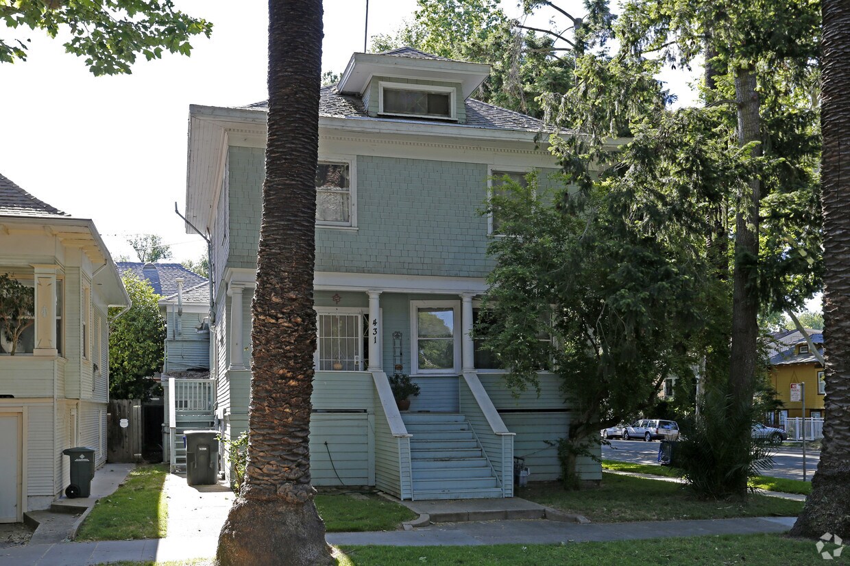 Building Photo - 431 21st St