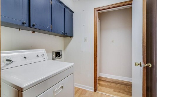 Building Photo - 212 Debby Dr