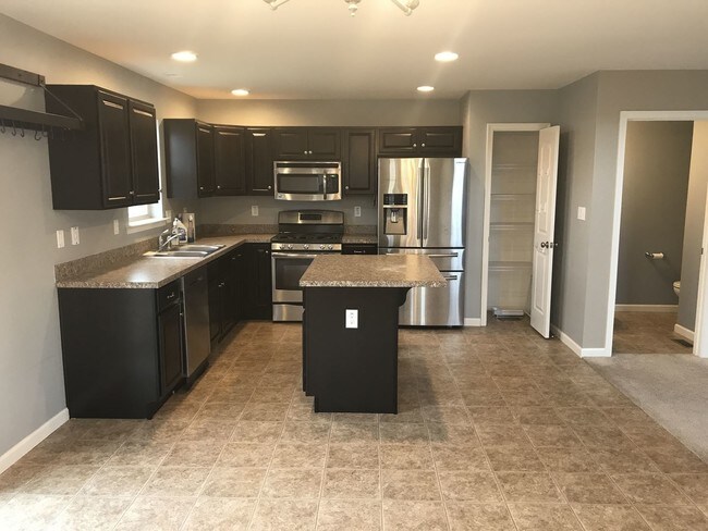 Foto del edificio - 3 br, 2.5 bath House - 711 JONATHON COURT