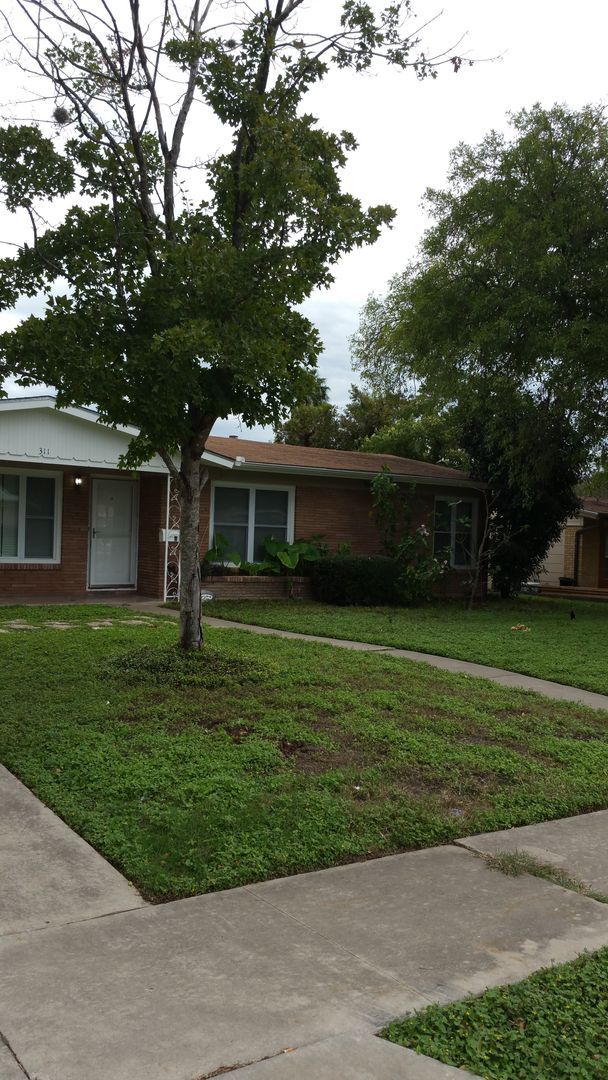 Foto del edificio - 311 Waxwood Ln